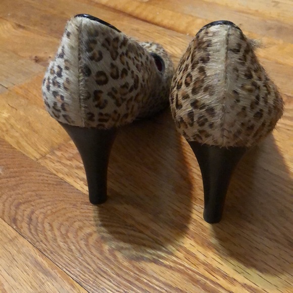 Nine West leopard print (hair-see pics) heals, 8.5 - Picture 6 of 14